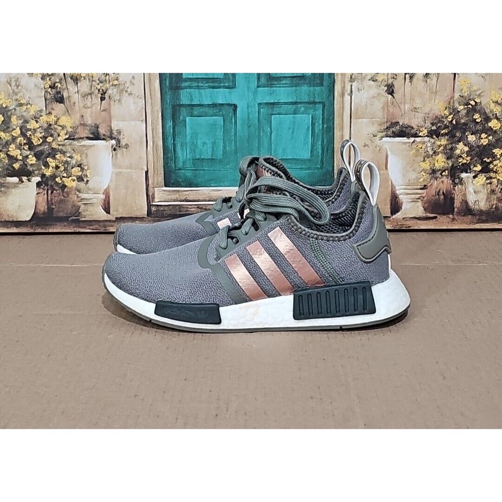 Adidas FX8832. Sneakers Nmd_R1 Shoes
